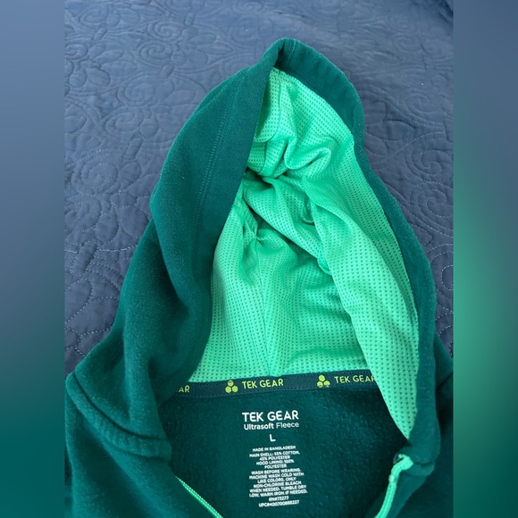 Size large Tek gear green zip up hoody.  Excellent condition.  Back to school. - Picture 3 of 3